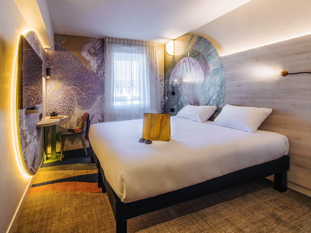 hotel ibis styles antibes 2067 chemin de saint claude