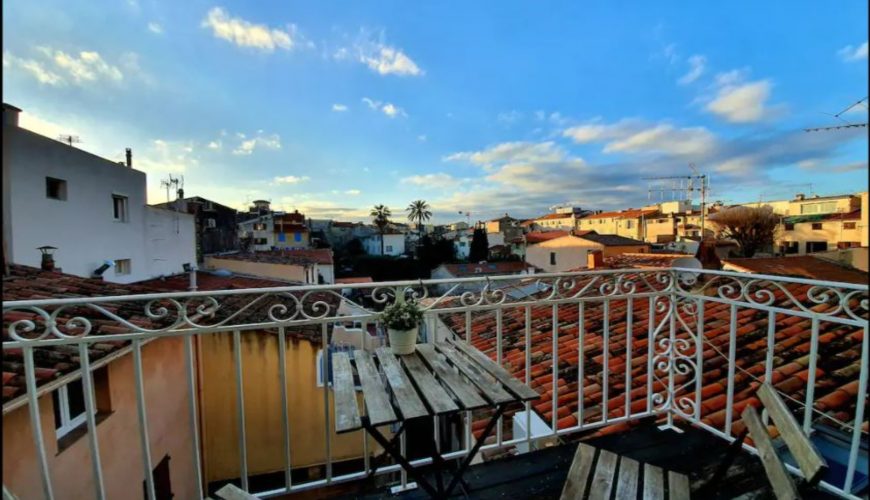 Studio with Terrasse in Old Town