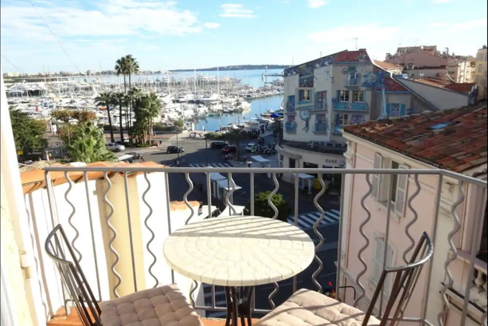 Studio avec balcon vue sur la mer, 2 minutes à pied des plages (1)